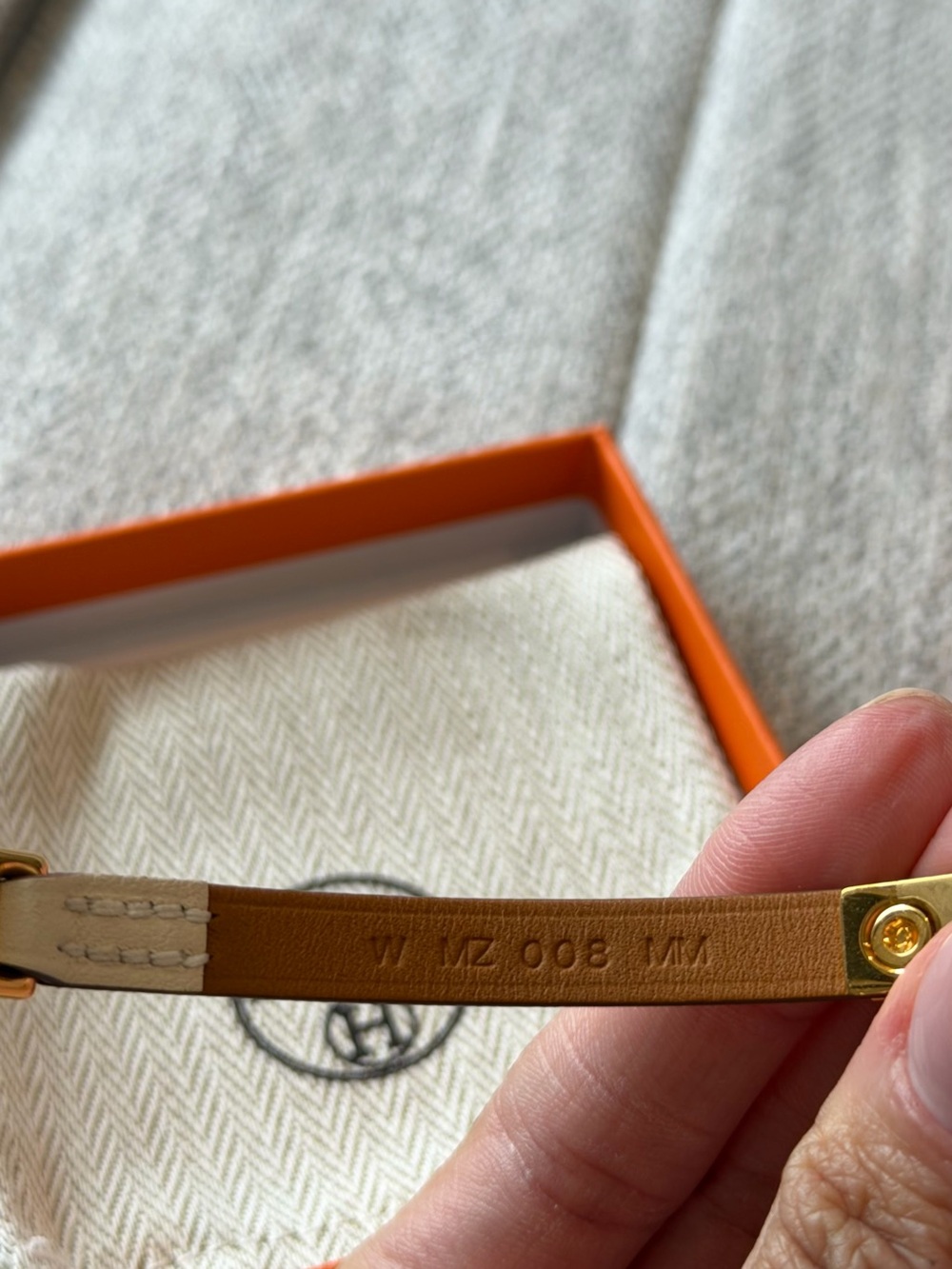 Hermes Rivale Gold-Tone Cream Leather Bracelet - Picture 8 of 9